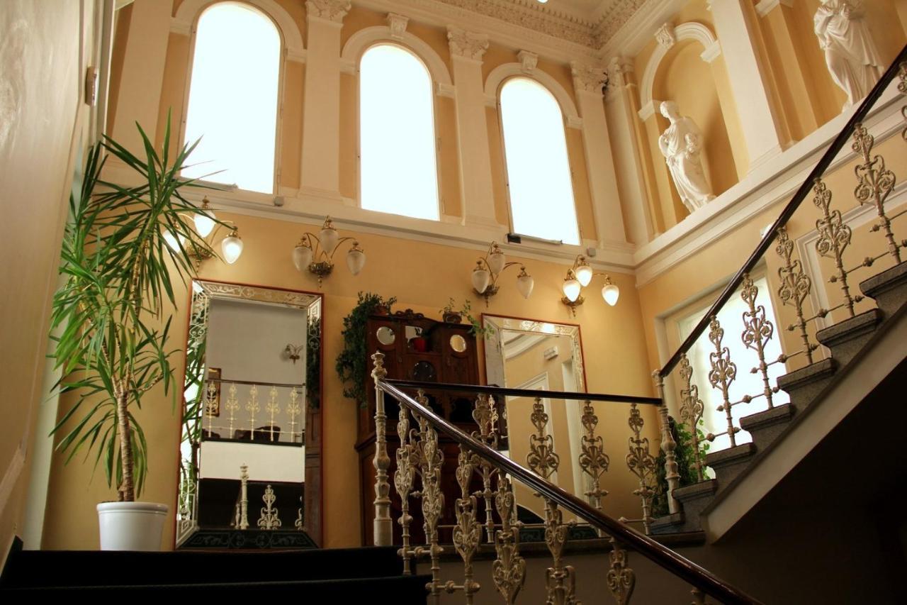 Maxim Hotel 4*