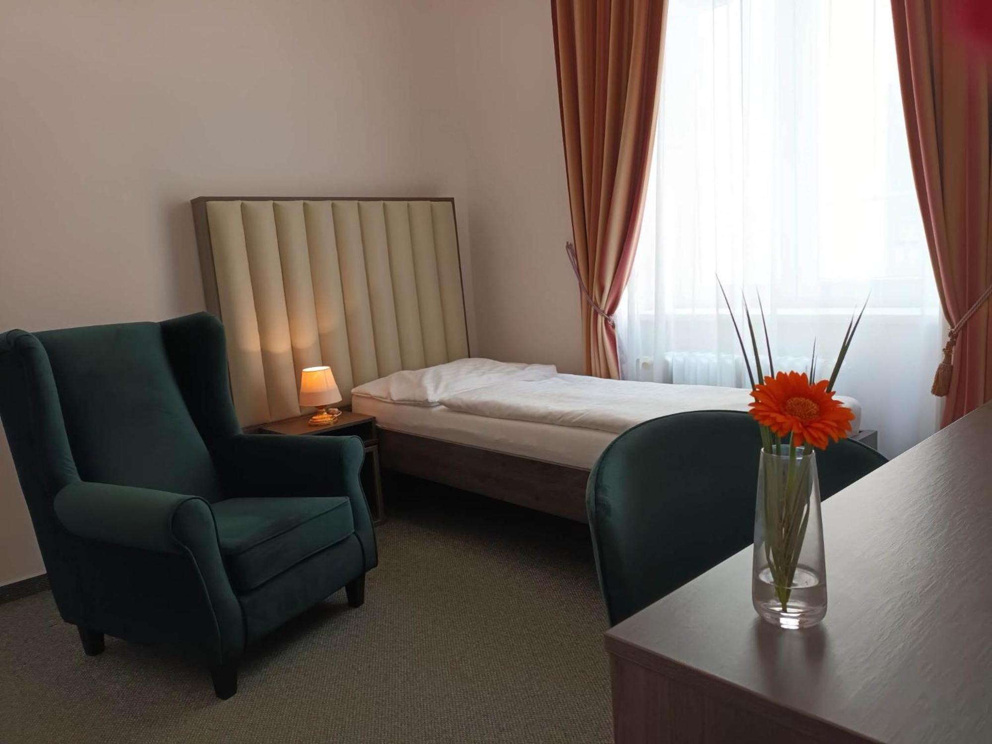Maxim Hotel